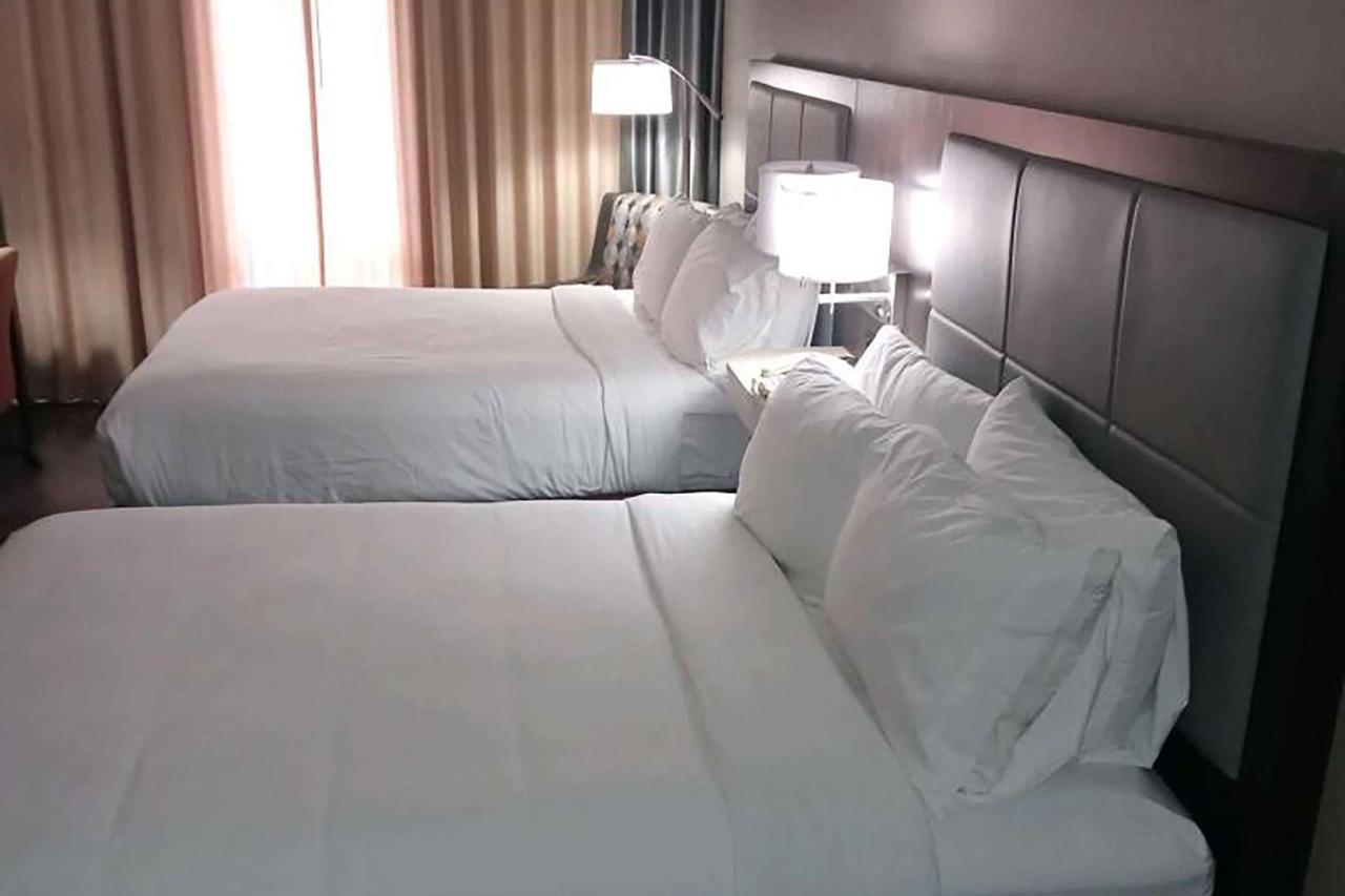Wyndham Garden Southgate Hotel Exterior foto